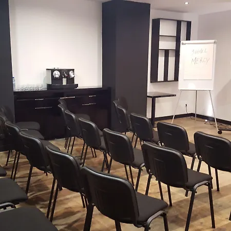 Hotel 9hotel Mercy 4*