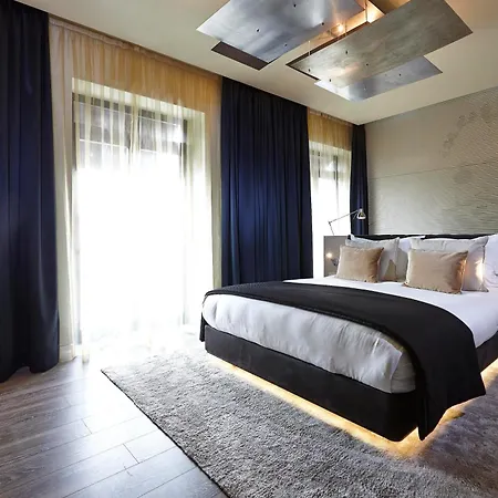 Отель 9hotel Mercy