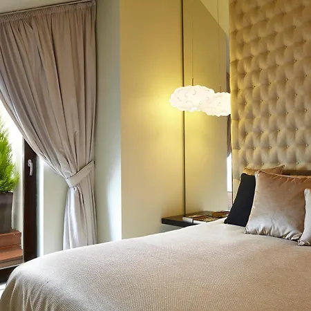 Отель 9hotel Mercy 4*