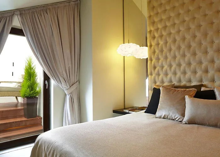 Hotel 9hotel Mercy 4*