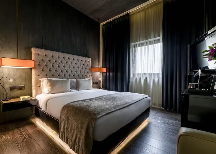 Hotel 9hotel Mercy 4*