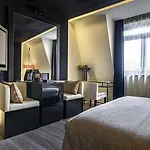 מלון 9hotel Mercy 4*