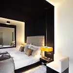 מלון 9hotel Mercy 4*