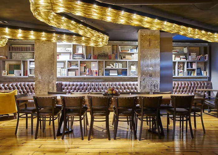 9hotel Mercy מלון 4*